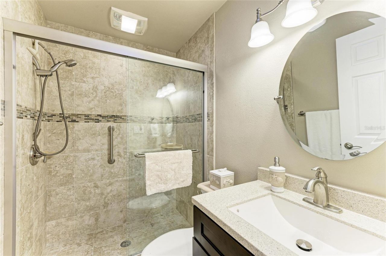 390 301 Boulevard W, Unit 20A, Bradenton, FL 34205 Photo