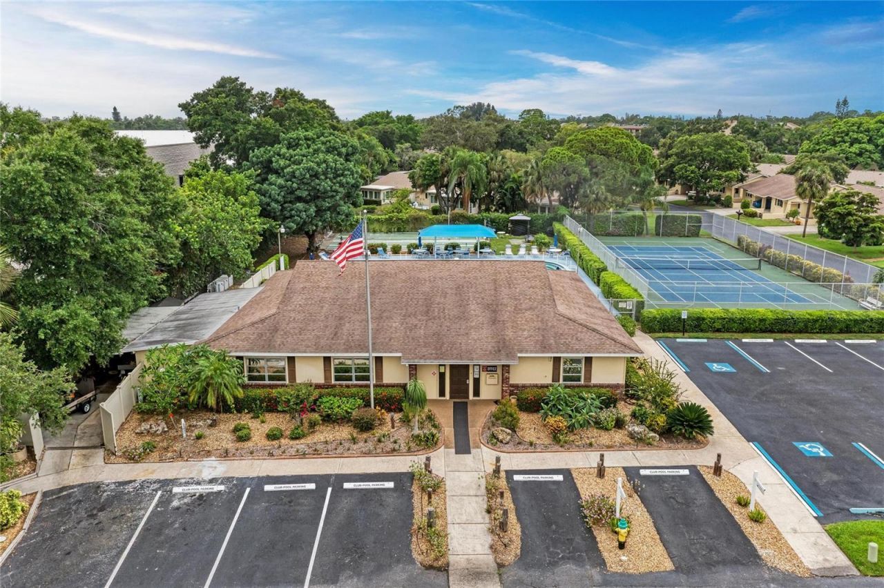 390 301 Boulevard W, Unit 20A, Bradenton, FL 34205 Photo