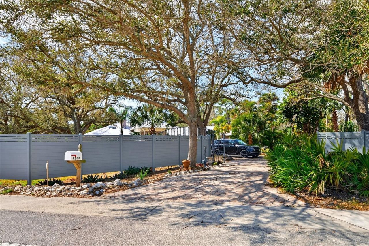 7108 Midnight Pass Road, Sarasota, FL 34242 Photo