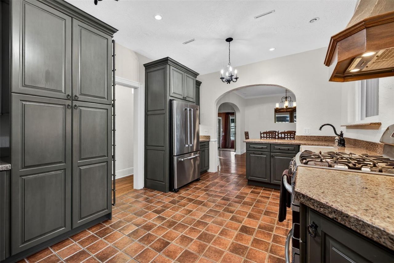 745 16th Avenue Ne, Saint Petersburg, FL 33704 Photo