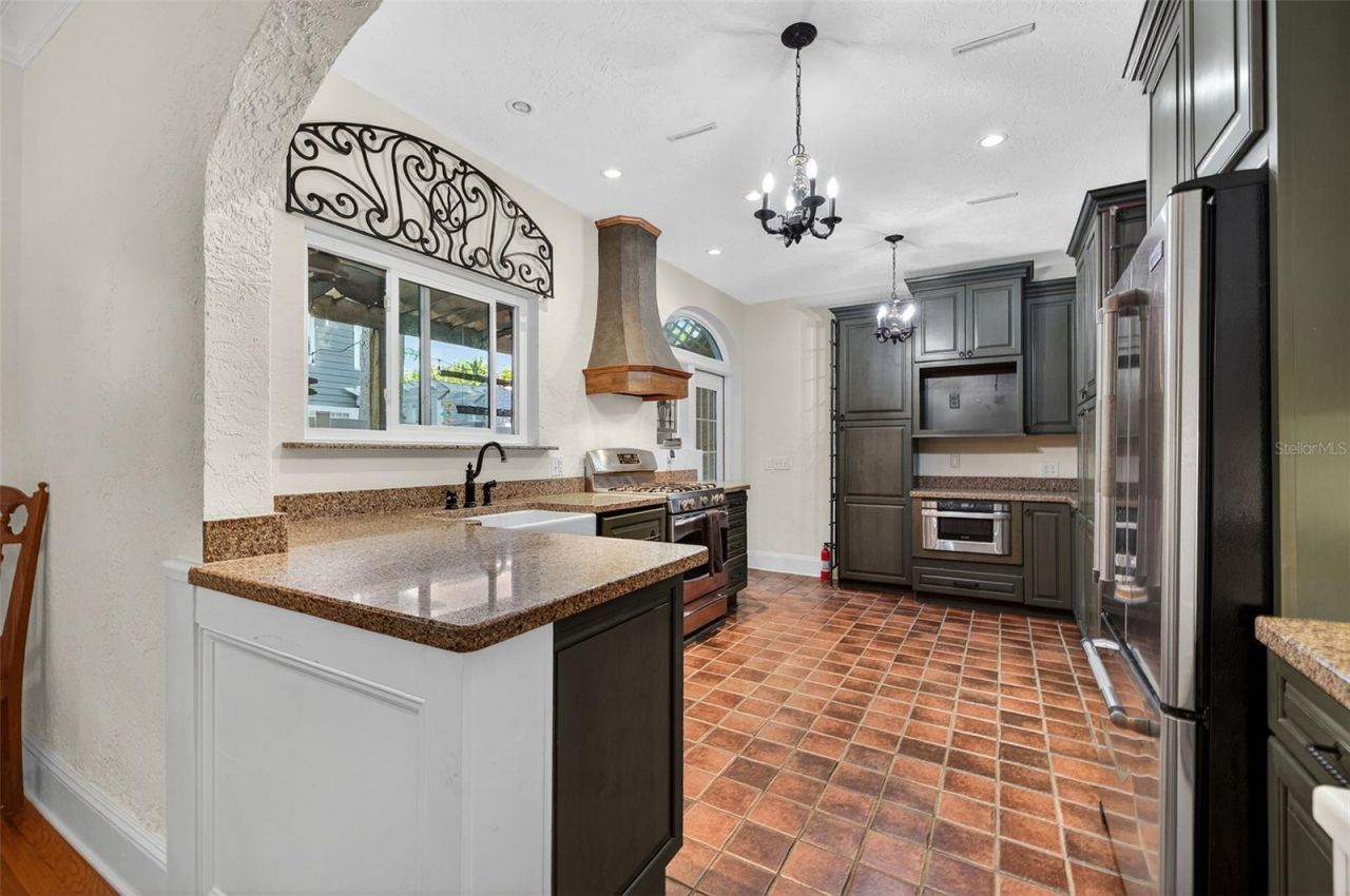 745 16th Avenue Ne, Saint Petersburg, FL 33704 Photo