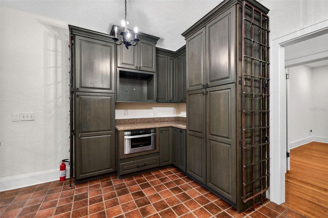 745 16th Avenue Ne, Saint Petersburg, FL 33704 Photo