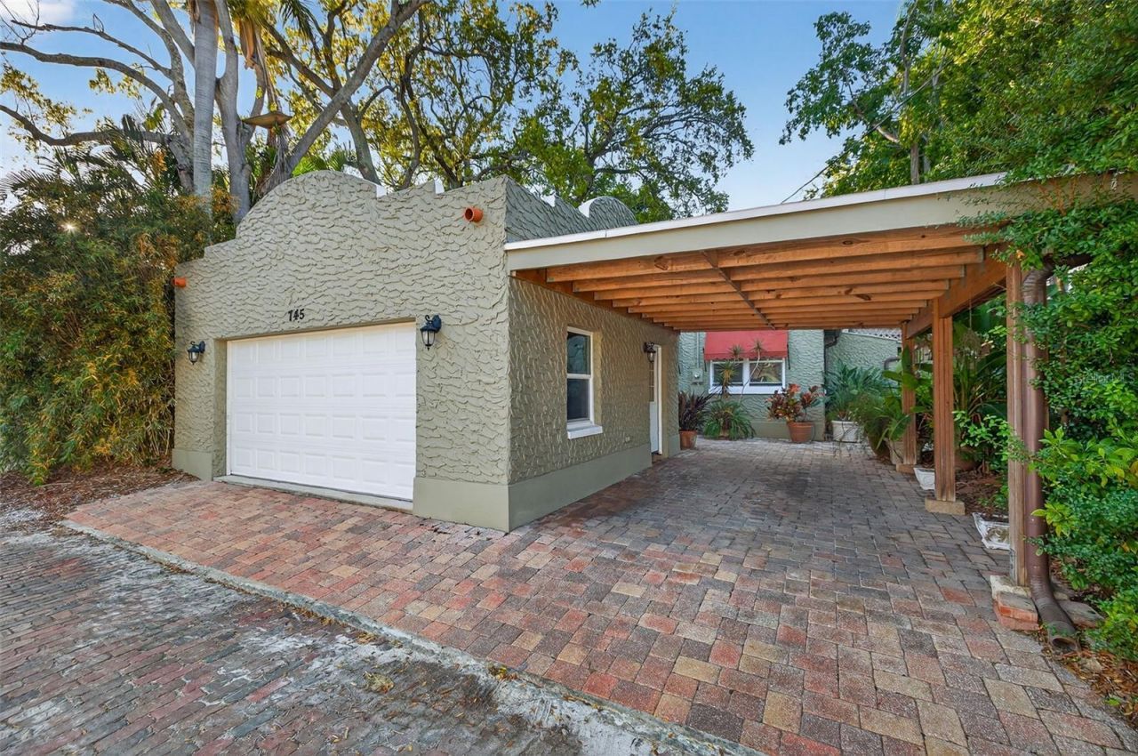 745 16th Avenue Ne, Saint Petersburg, FL 33704 Photo