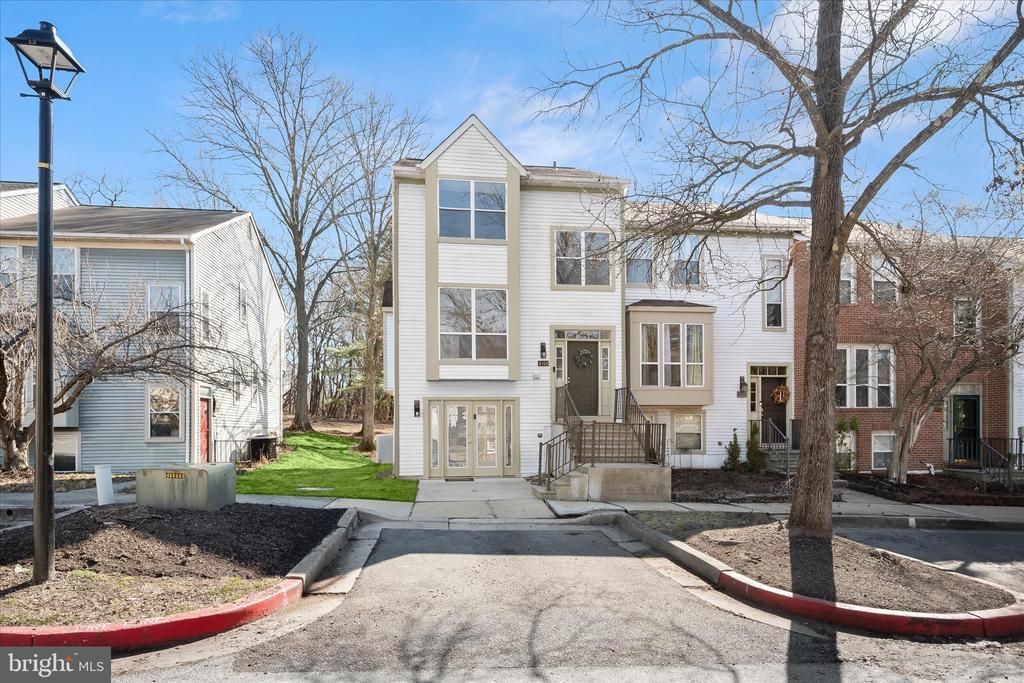 8106 WOODED GLEN COURT, ELLICOTT CITY, MD 21043