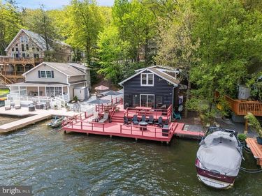 36 S LAKE DRIVE, LAKE HARMONY, PA 18624