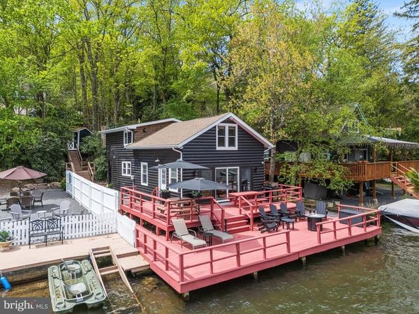 36 S LAKE DRIVE, LAKE HARMONY, PA 18624