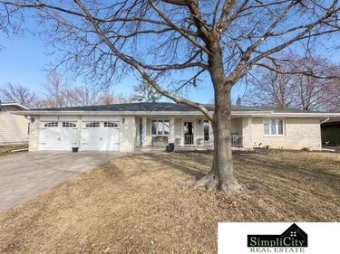 600 Russell Street, Firth, NE 68358