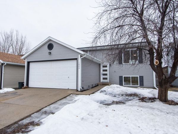 1824 56th Avenue S, Fargo, ND 58104
