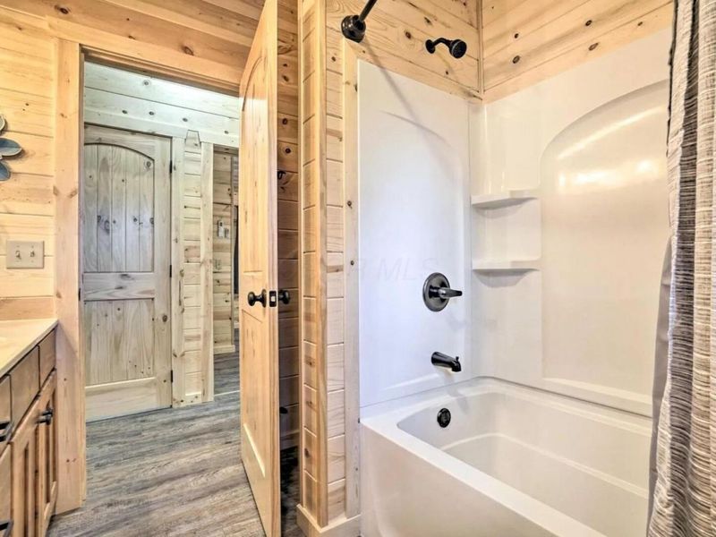 10104 Frasure-Helber Road, Logan, OH 43138 Photo 12