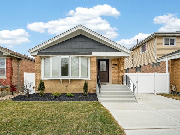 5819 S Newcastle Avenue , Chicago, IL 60638