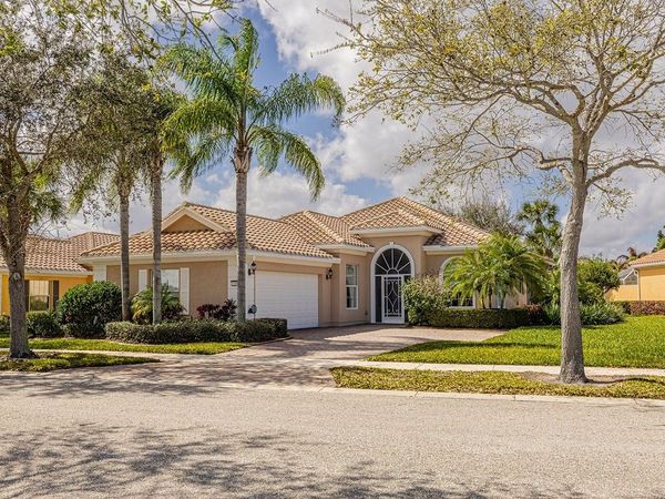 5242 Eleuthra Circle, Vero Beach, FL 32967