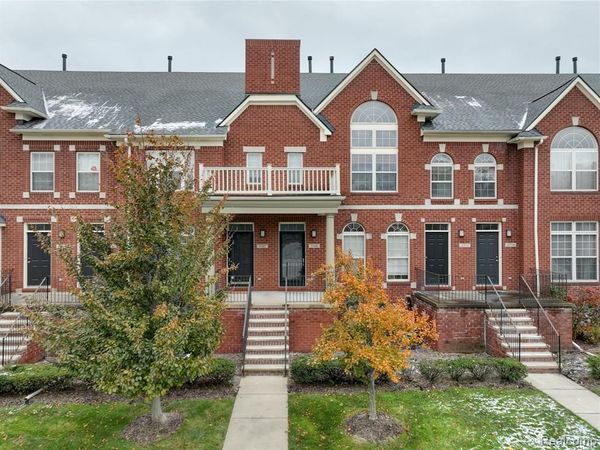 3266 Camden Drive, Troy, MI 48084