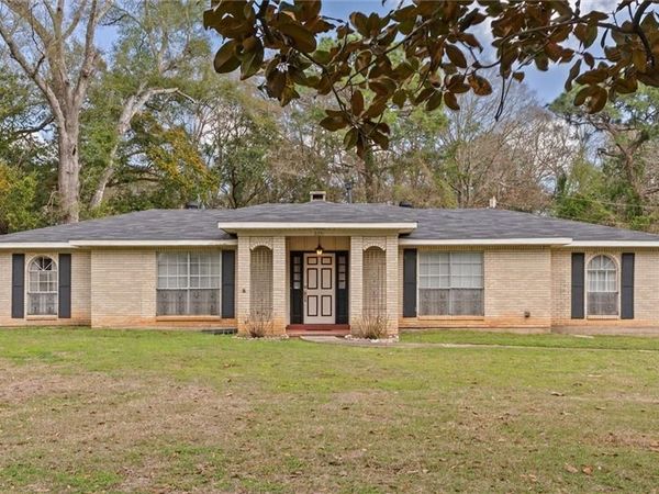 2251 Hillcrest Road, Mobile, AL 36695