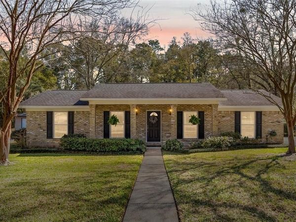 4253 Woodcliff Drive S, Mobile, AL 36693