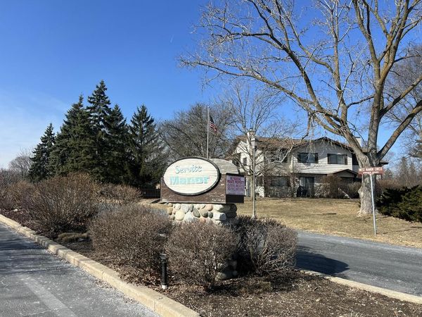 8087 W Manor CIRCLE, Milwaukee, WI 53223