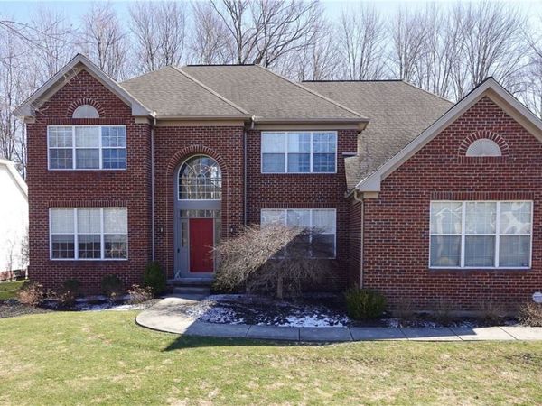 1145 W Parkway Boulevard, Aurora, OH 44202