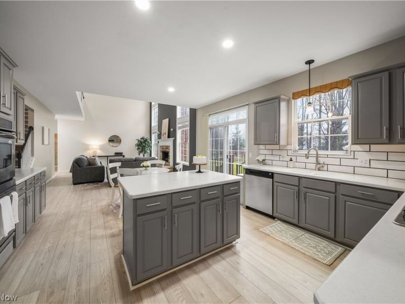 1145 W Parkway Boulevard, Aurora, OH 44202 Photo 6