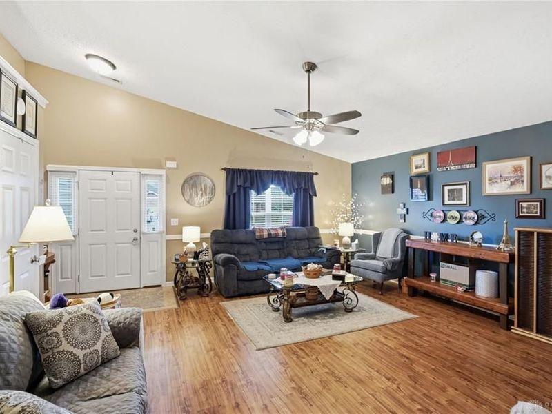 2028 Jackson Lane, Middletown, OH 45044 Photo 6