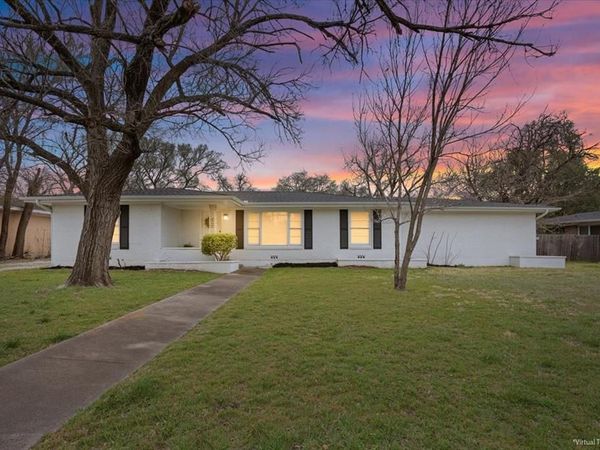 2416 Lake Air Drive , Waco, TX 76710