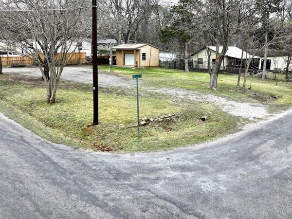 203 Preston Shores Drive , Pottsboro, TX 75076