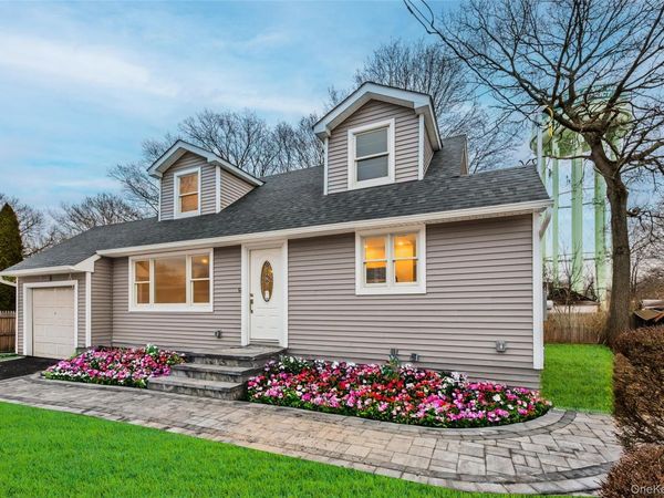 6 Grand Haven Court , Commack, NY 11725