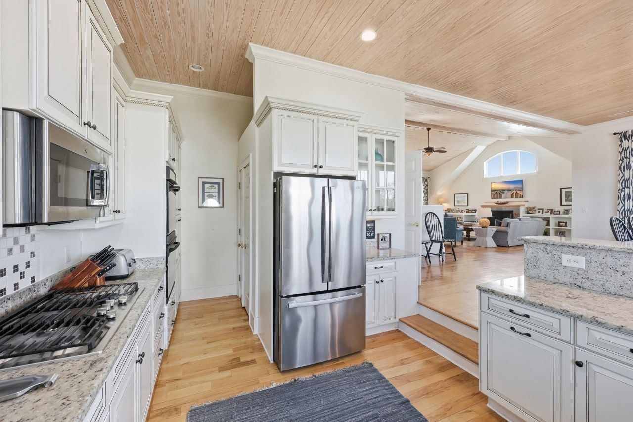 295 Atlantic Ave. Photo 10