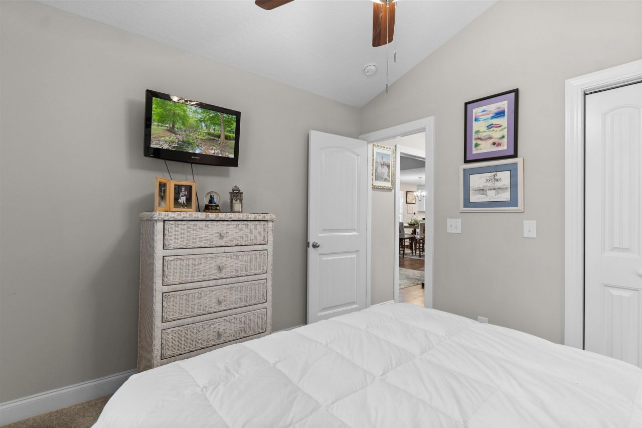 856 8th Ave.  Photo 17