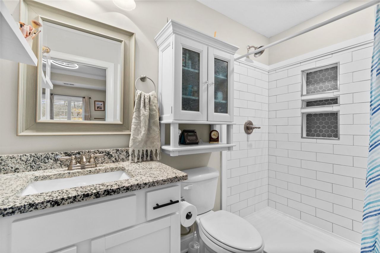 856 8th Ave.  Photo 9