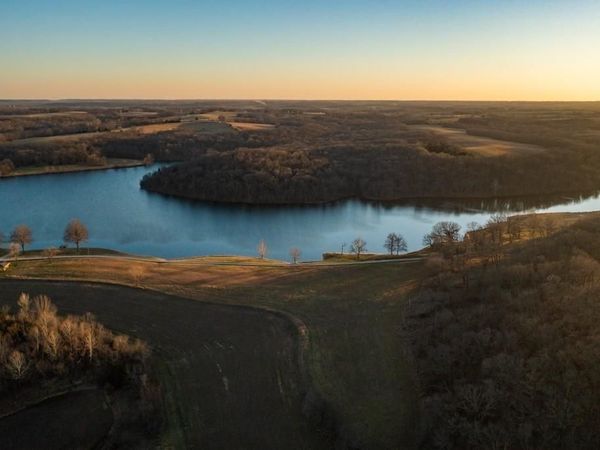 23076 Springdale Road, Easton, KS 66020