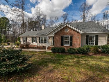 1012 Sawyer Creek Drive, Zebulon, NC 27597