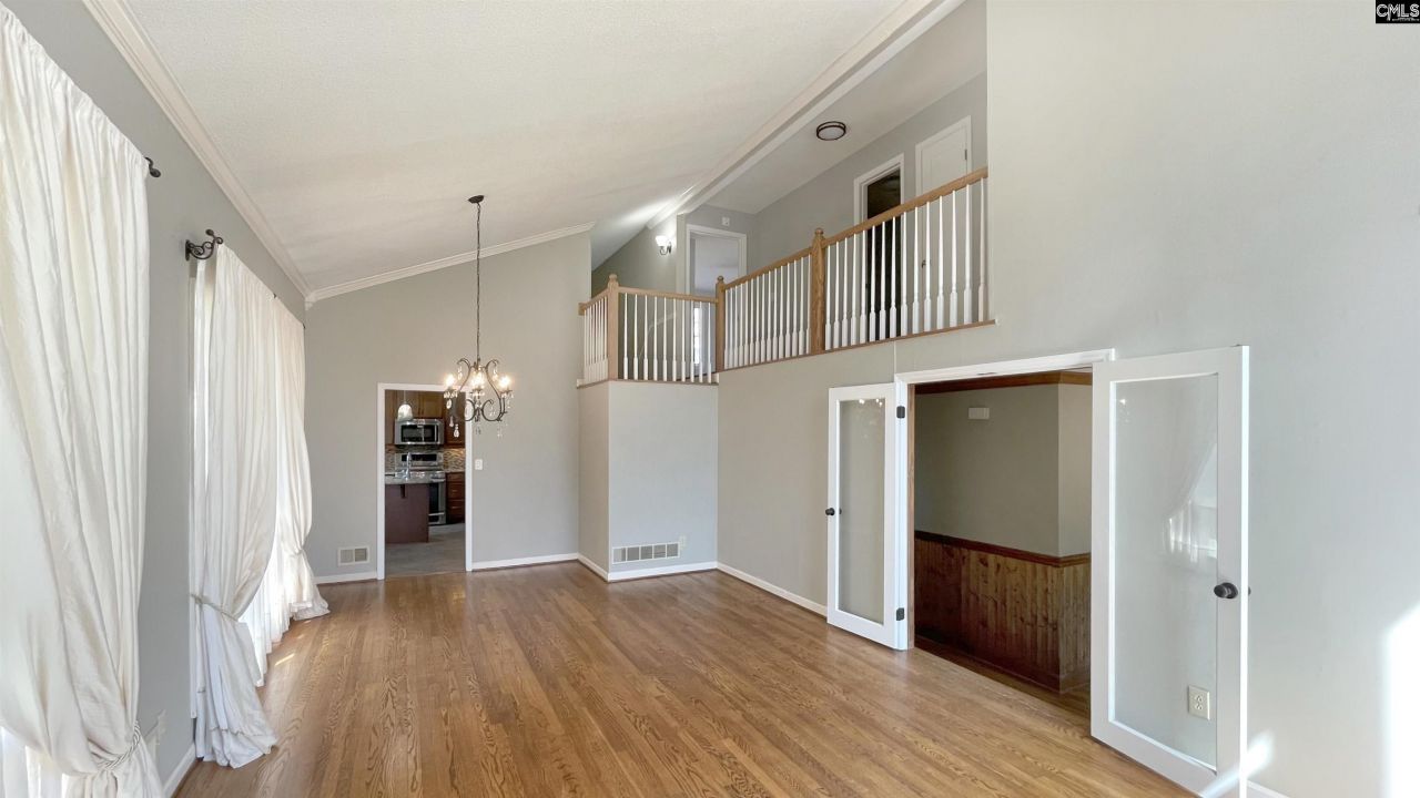 1501 Robin Crest Drive Photo 4