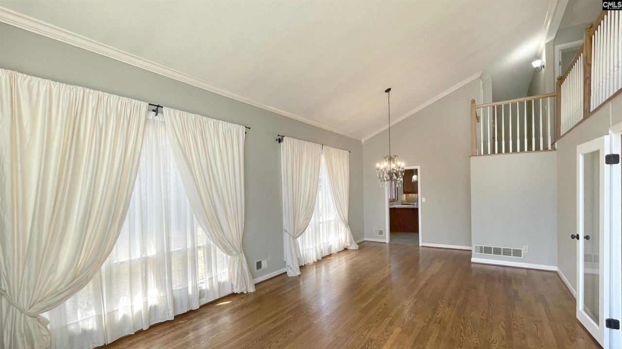 1501 Robin Crest Drive Photo 5