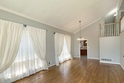 1501 Robin Crest Drive photo 4