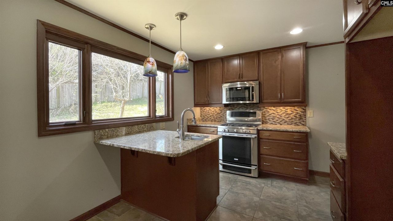 1501 Robin Crest Drive Photo 6