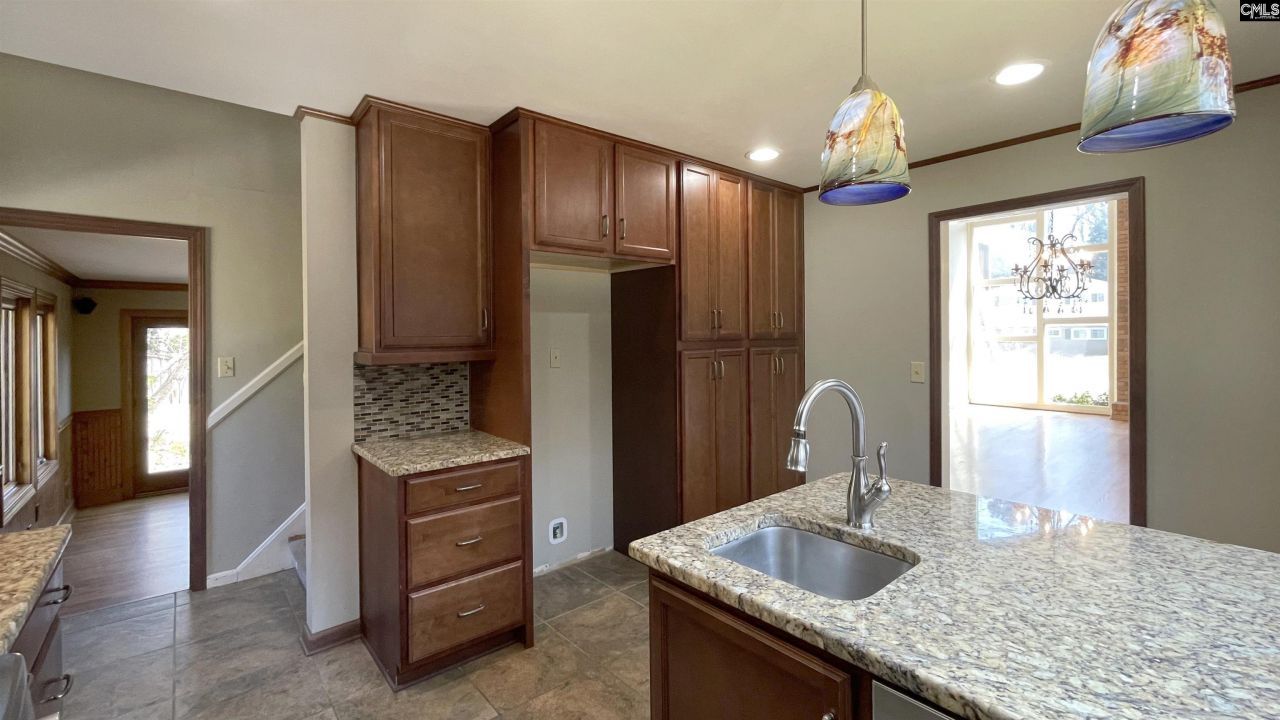 1501 Robin Crest Drive Photo 7