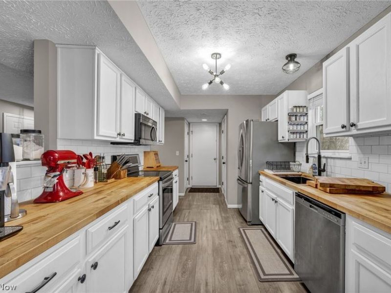 3194 Castleton Court, Akron, OH 44312 Photo 10