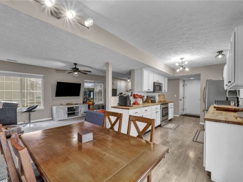 3194 Castleton Court, Akron, OH 44312 Photo 12