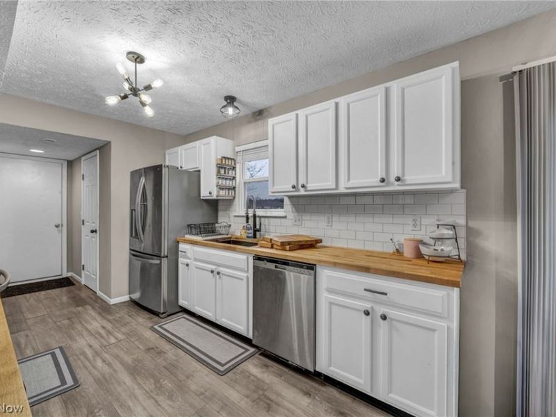 3194 Castleton Court, Akron, OH 44312 Photo 8