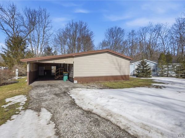 29 E Meadow Lane , Delevan, NY 14042