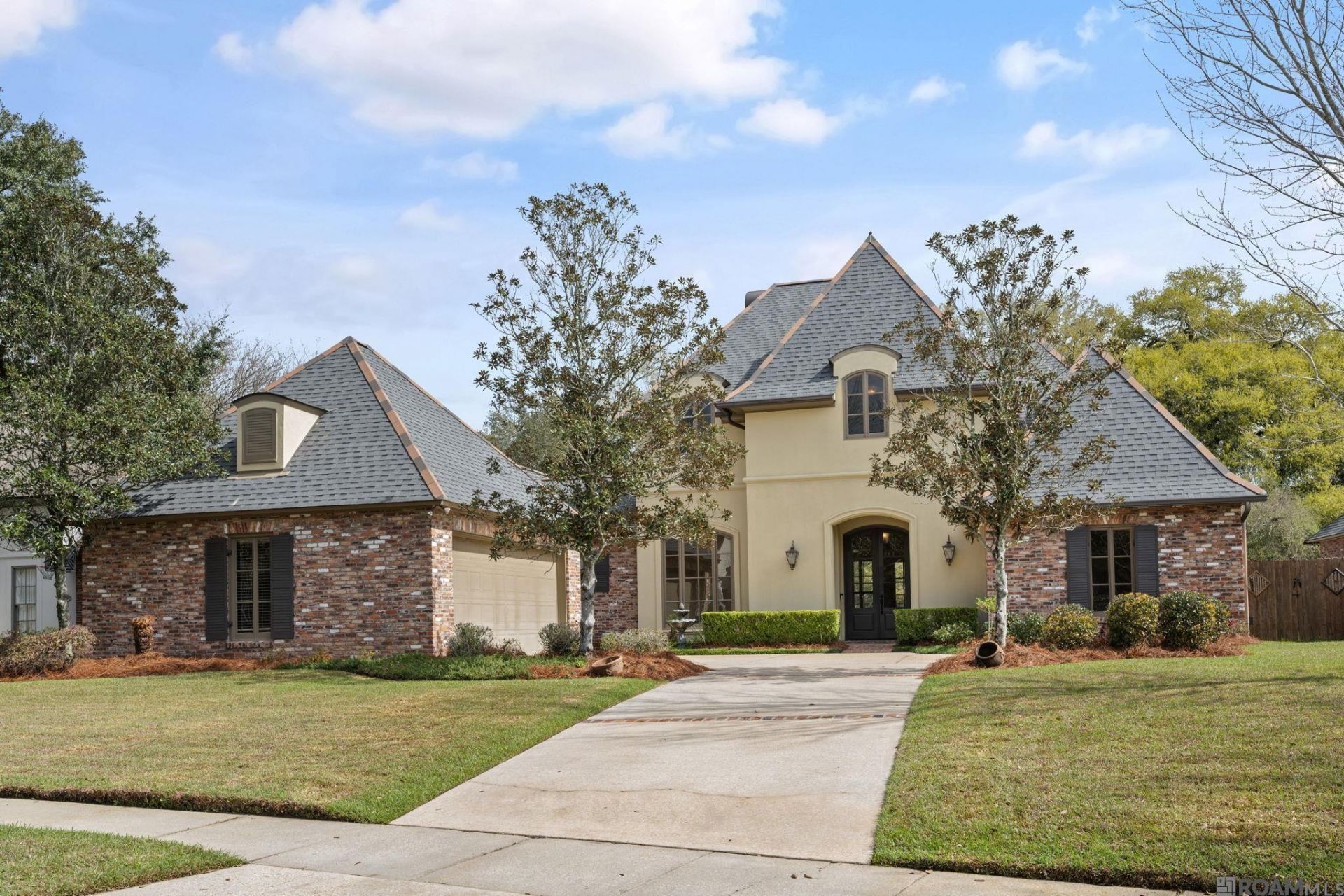 19427 Point O' Woods Ct, Baton Rouge, LA 70809 Main Photo