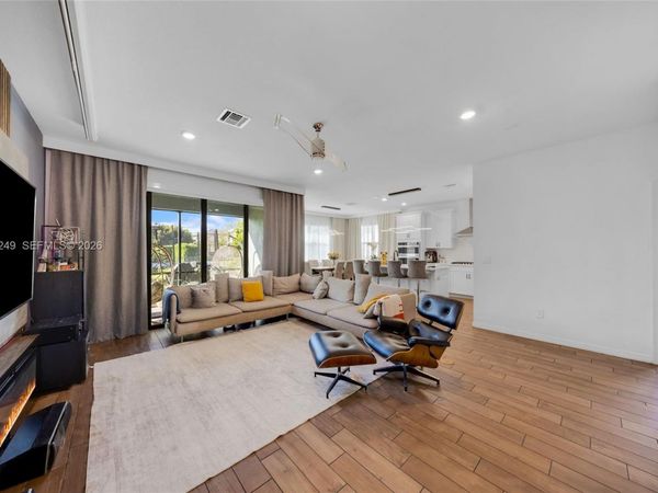 2454 Primrose Pl , Oakland Park, FL 33309