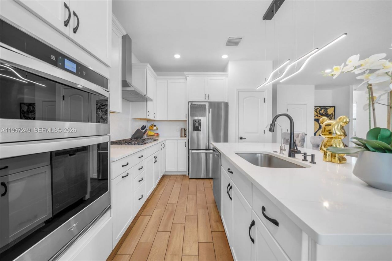 2454 Primrose Pl , Oakland Park, FL 33309 Photo