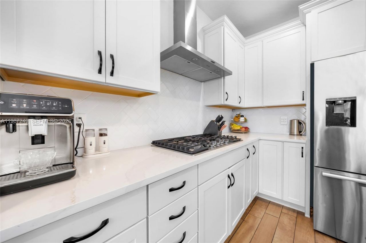 2454 Primrose Pl , Oakland Park, FL 33309 Photo