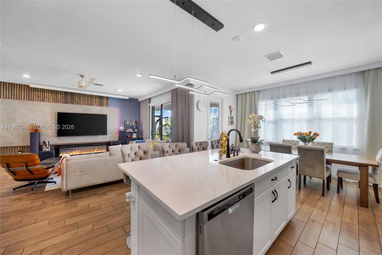 2454 Primrose Pl , Oakland Park, FL 33309 Photo