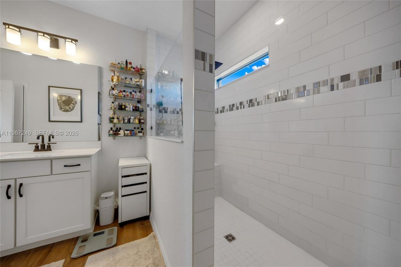 2454 Primrose Pl , Oakland Park, FL 33309 Photo