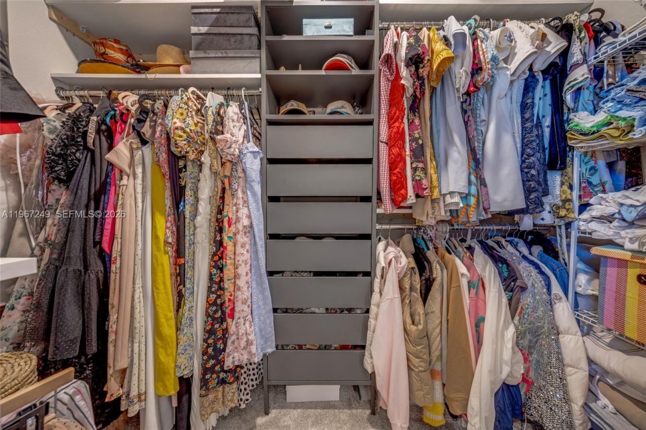 2454 Primrose Pl , Oakland Park, FL 33309 Photo