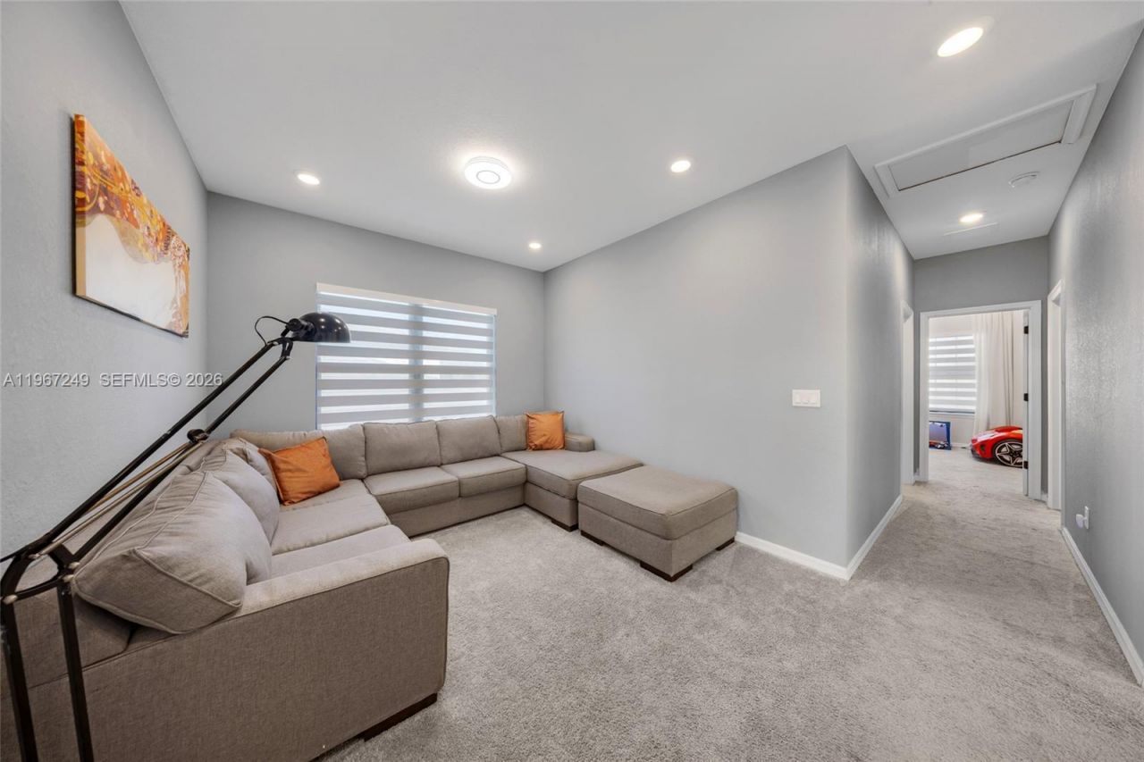 2454 Primrose Pl , Oakland Park, FL 33309 Photo