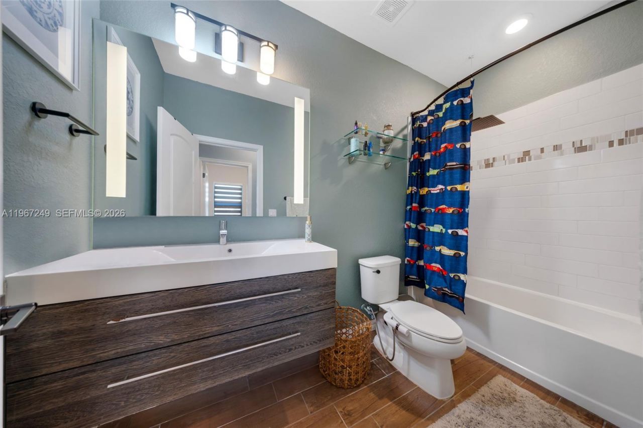 2454 Primrose Pl , Oakland Park, FL 33309 Photo