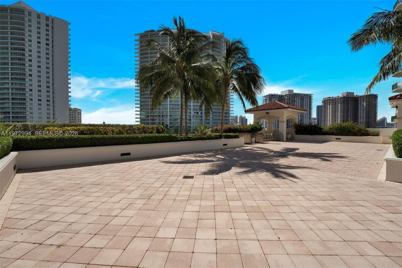 20000 E Country Club Dr , Unit PH06, Aventura, FL 33180 Photo
