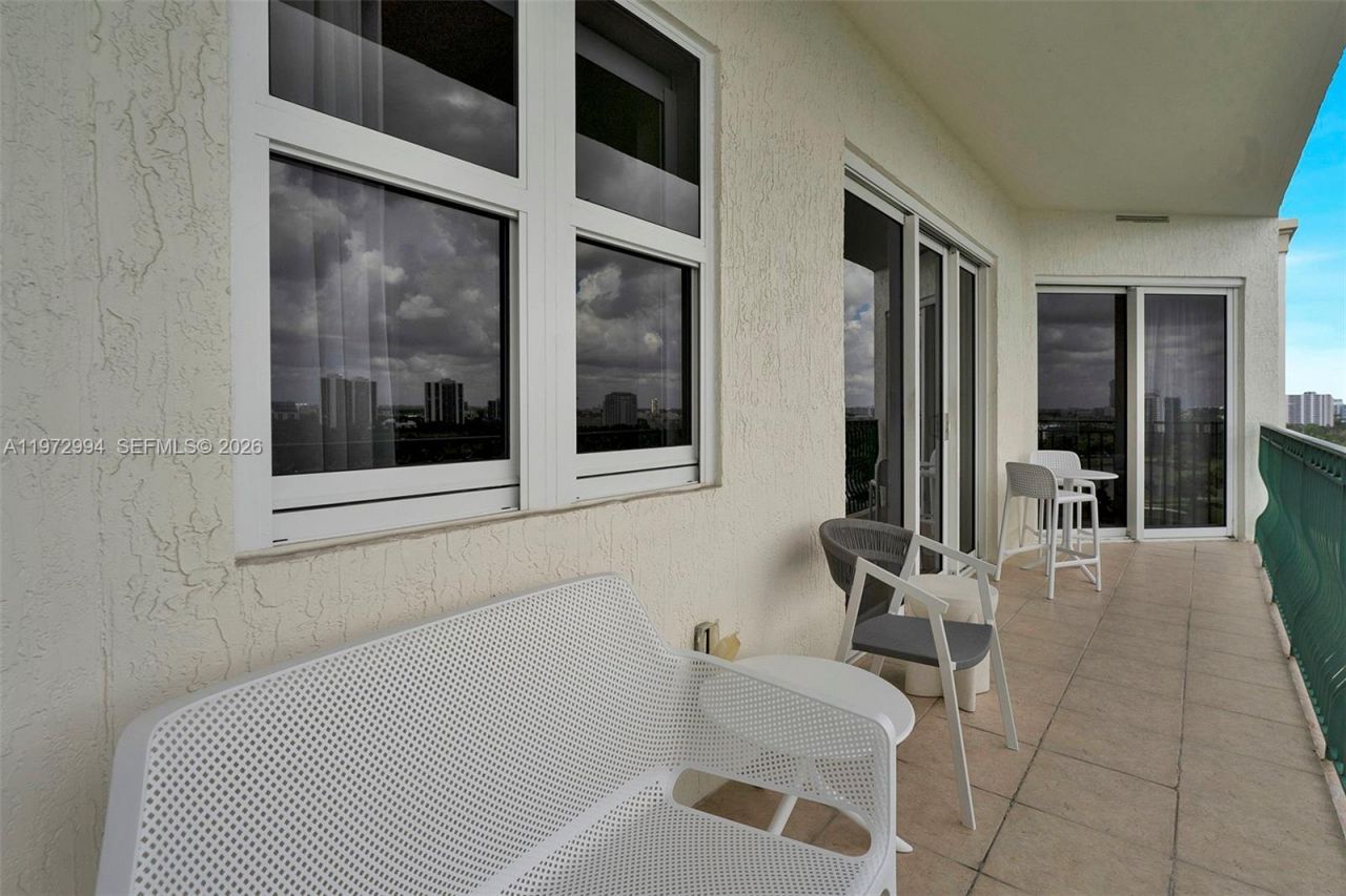 20000 E Country Club Dr , Unit PH06, Aventura, FL 33180 Photo